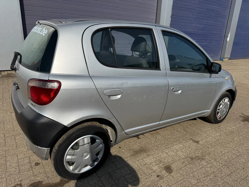 Toyota Yaris **PETROL-AIRCO** - Hatchback: foto 4 Toyota Yaris **PETROL-AIRCO** - Hatchback: foto 4