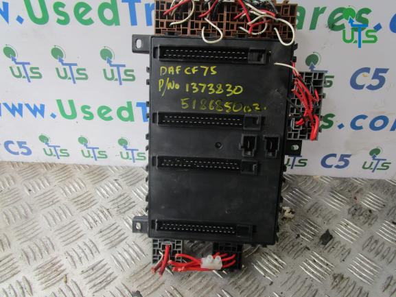 DAF CF 75/85 FUSEBOARD PART NO 1373830/518685003/01 - Sistema eléctrico para Camión: foto 2 DAF CF 75/85 FUSEBOARD PART NO 1373830/518685003/01 - Sistema eléctrico para Camión: foto 2