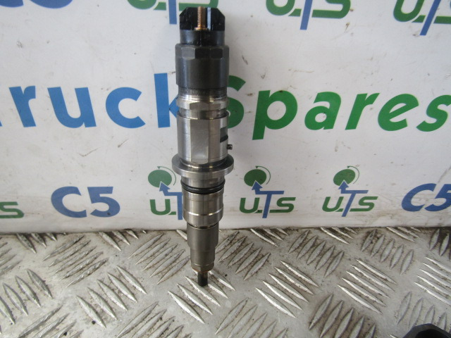 DAF LF 45 EURO 5 INJECTORS (4) COMPLETE WITH PENCILS AND CLAMPS - Procesamiento de combustible para Camión: foto 2 DAF LF 45 EURO 5 INJECTORS (4) COMPLETE WITH PENCILS AND CLAMPS - Procesamiento de combustible para Camión: foto 2