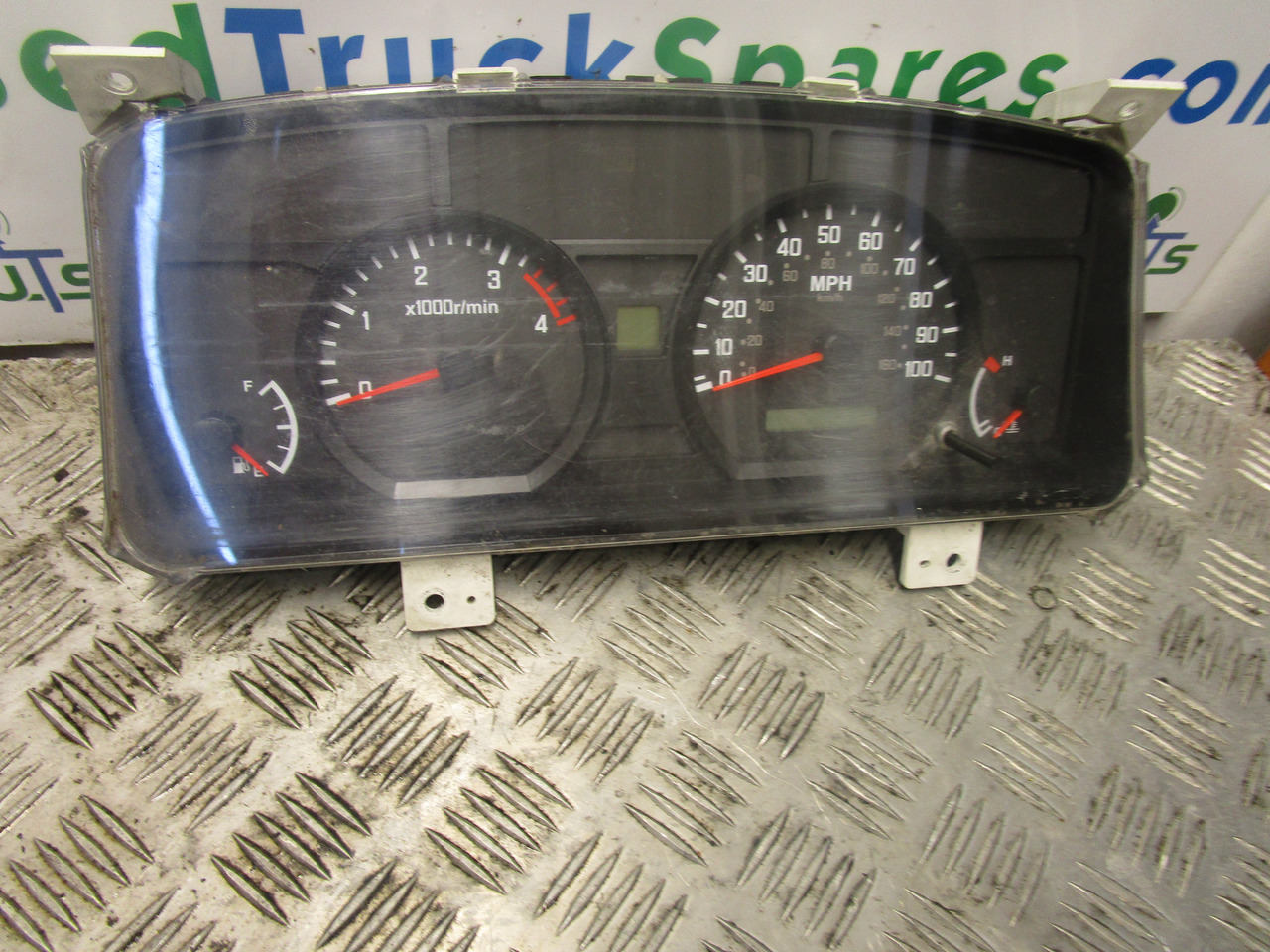 ISUZU N75 4HK1 CLOCK CLUSTER P/NO 8981266770 - Cabina e interior para Camión: foto 1 ISUZU N75 4HK1 CLOCK CLUSTER P/NO 8981266770 - Cabina e interior para Camión: foto 1