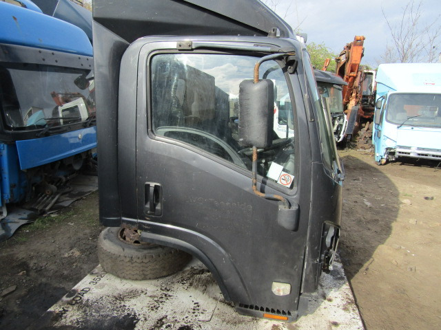 ISUZU N75 CAB (2010) - Cabina para Camión: foto 2 ISUZU N75 CAB (2010) - Cabina para Camión: foto 2