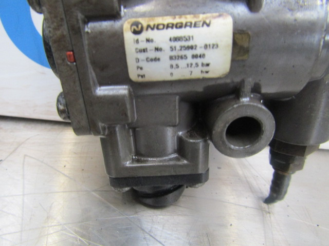 MAN TGM 340 DO836 EGR SOLENOID VALVE NORGREN 4068531 P/NO 51-25907-0123 - Motor y piezas para Camión: foto 2 MAN TGM 340 DO836 EGR SOLENOID VALVE NORGREN 4068531 P/NO 51-25907-0123 - Motor y piezas para Camión: foto 2