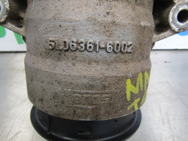 MAN TGS/TGX D2066 FUEL FILTER HOUSING P/NO 51-06361-6002 - Motor y piezas para Camión: foto 2 MAN TGS/TGX D2066 FUEL FILTER HOUSING P/NO 51-06361-6002 - Motor y piezas para Camión: foto 2