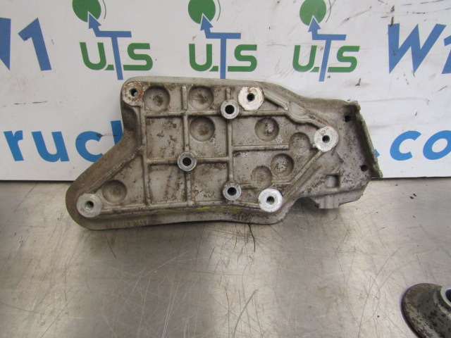 MAN TGS/TGX D2066 INTERCOOLER PIPE BRACKET P/NO 51-08140-3035 - Motor y piezas para Camión: foto 1 MAN TGS/TGX D2066 INTERCOOLER PIPE BRACKET P/NO 51-08140-3035 - Motor y piezas para Camión: foto 1