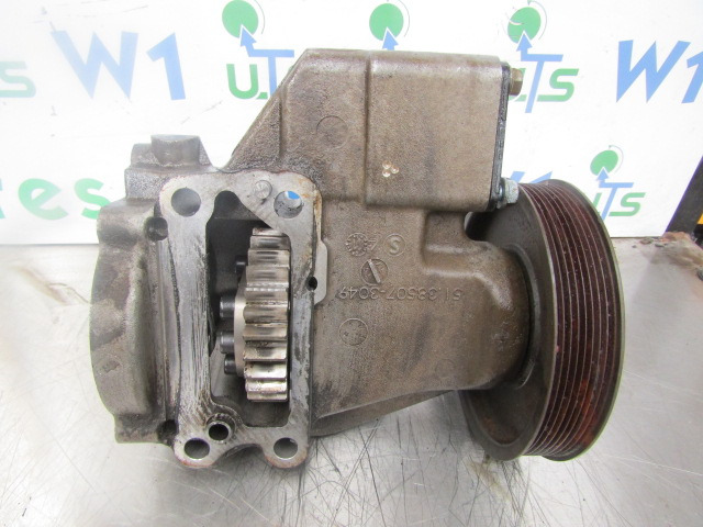 MAN TGS / TGX WATER PUMP DRIVE UNIT P/NO 51.38507-3049 - Motor y piezas para Camión: foto 2 MAN TGS / TGX WATER PUMP DRIVE UNIT P/NO 51.38507-3049 - Motor y piezas para Camión: foto 2