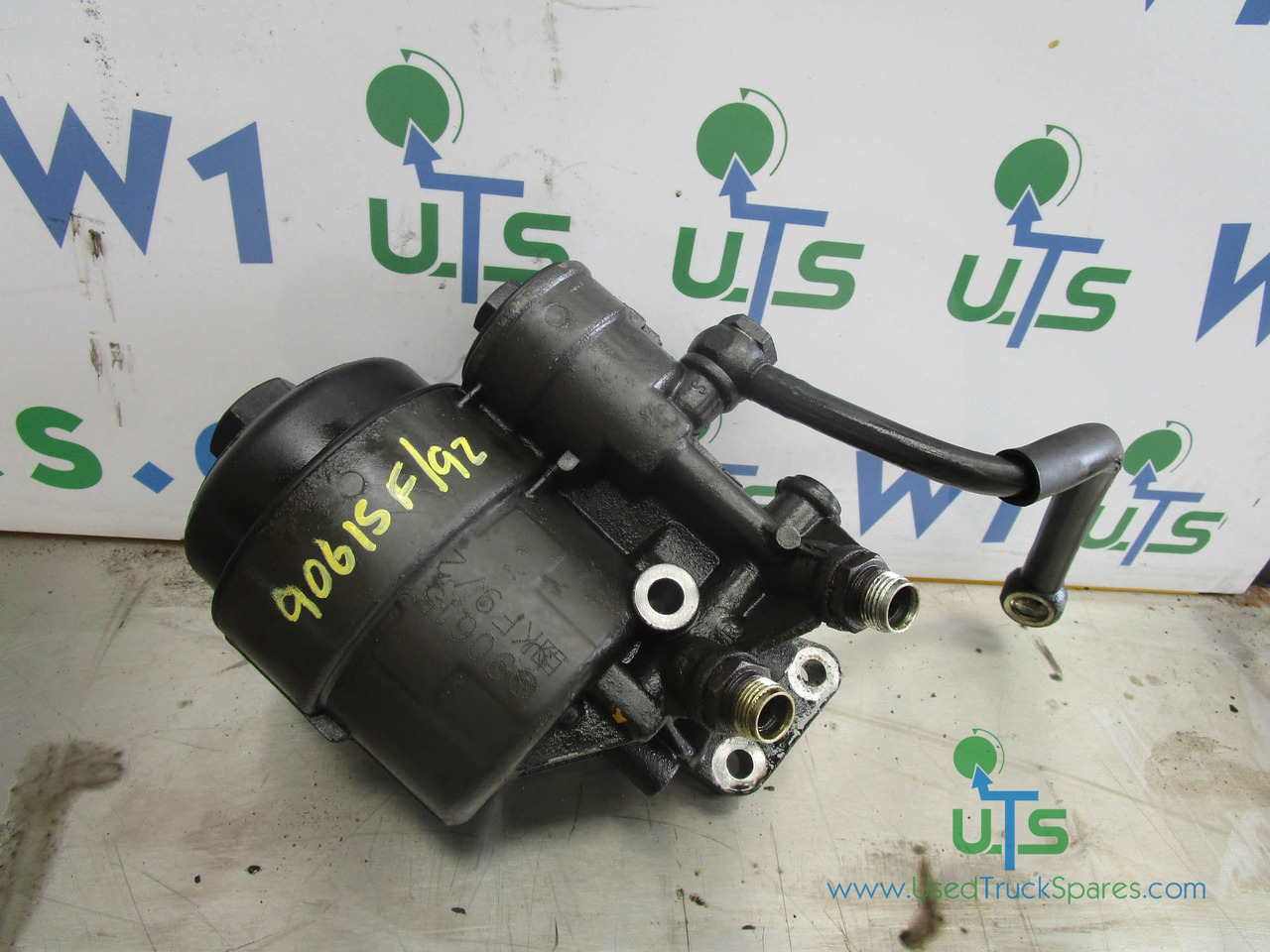 MERCEDES 1323/1823/2528 FUEL FILTER HOUSING P/NO 90615F/92 - Motor y piezas para Camión: foto 1 MERCEDES 1323/1823/2528 FUEL FILTER HOUSING P/NO 90615F/92 - Motor y piezas para Camión: foto 1