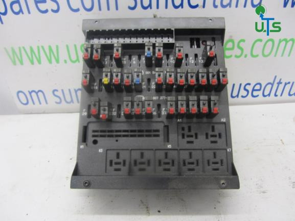 MERCEDES ATEGO 1823 FUSEBOARD P/NO 0015430615 - Sistema eléctrico para Camión: foto 1 MERCEDES ATEGO 1823 FUSEBOARD P/NO 0015430615 - Sistema eléctrico para Camión: foto 1