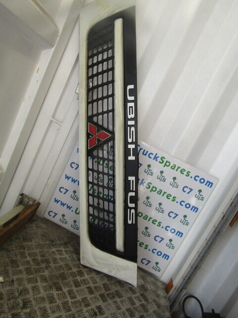 MITSUBISHI 3C11 / 3C13 FRONT GRILL - Cabina e interior para Camión: foto 1 MITSUBISHI 3C11 / 3C13 FRONT GRILL - Cabina e interior para Camión: foto 1
