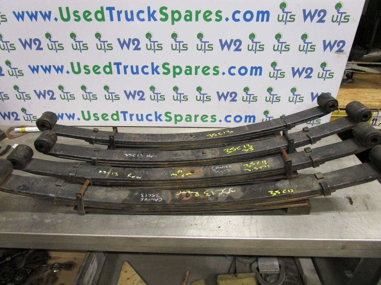 MITSUBISHI CANTER 35C REAR SPRING (PAIR) - Suspensión para Camión: foto 1 MITSUBISHI CANTER 35C REAR SPRING (PAIR) - Suspensión para Camión: foto 1
