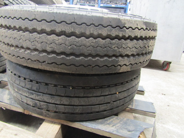 MITSUBISHI FUSO (6) WHEELS AND TYRES 205/75/17.5 8-10MM TREAD 32MM HOLES SET OF 6 - Neumático para Camión: foto 2 MITSUBISHI FUSO (6) WHEELS AND TYRES 205/75/17.5 8-10MM TREAD 32MM HOLES SET OF 6 - Neumático para Camión: foto 2