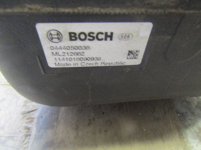 MITSUBISHI FUSO 7C15 AD BLUE TANK COMPLETE P/NO ML212662 - Depósito de combustible para Camión: foto 3 MITSUBISHI FUSO 7C15 AD BLUE TANK COMPLETE P/NO ML212662 - Depósito de combustible para Camión: foto 3