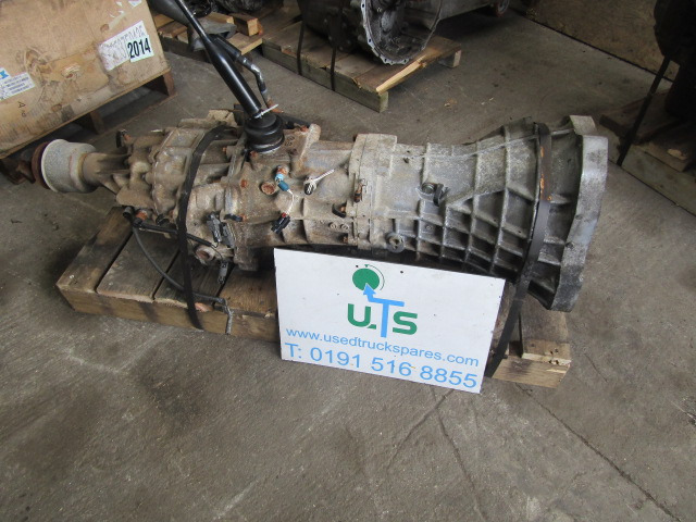 NISSAN D22 2.5 DIESEL 4X4 5 SPEED GEARBOX - Caja de cambios para Camión: foto 1 NISSAN D22 2.5 DIESEL 4X4 5 SPEED GEARBOX - Caja de cambios para Camión: foto 1