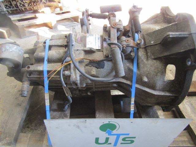 RENAULT MASCOTT 6 SPEED ZF 6S300 GEARBOX - Caja de cambios para Camión: foto 2 RENAULT MASCOTT 6 SPEED ZF 6S300 GEARBOX - Caja de cambios para Camión: foto 2