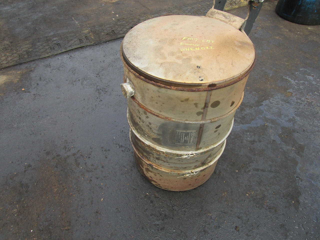 VOLVO FM9 / FM12 EMINOX DPF EXHAUST P/NO WEHN022 - Silenciador/ Sistema de escape para Camión: foto 1 VOLVO FM9 / FM12 EMINOX DPF EXHAUST P/NO WEHN022 - Silenciador/ Sistema de escape para Camión: foto 1