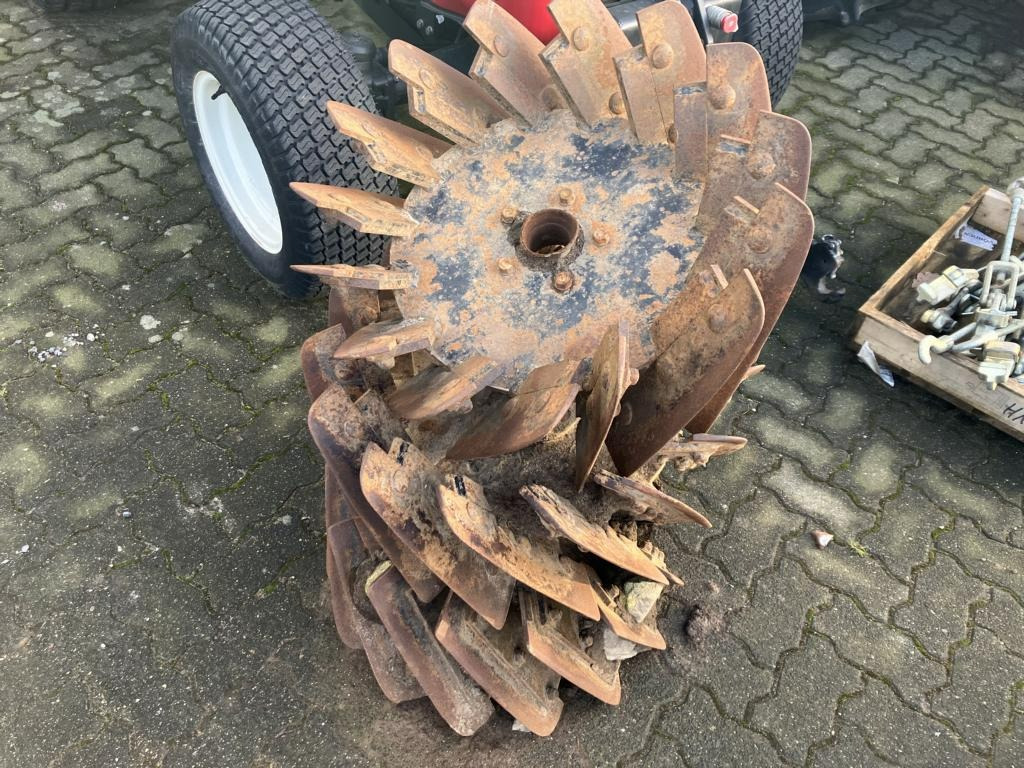 BAARCK HEKTOR GIGANT - Equipo para trabajo del suelo: foto 2 BAARCK HEKTOR GIGANT - Equipo para trabajo del suelo: foto 2