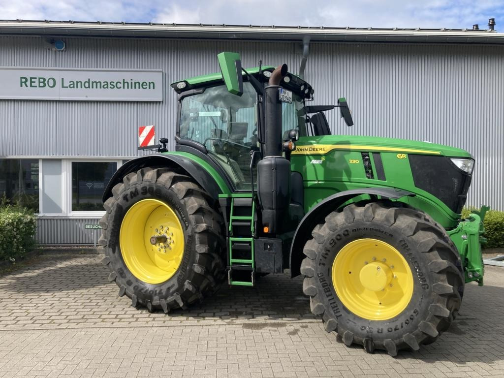 John Deere 6R230 - Tractor: foto 1 John Deere 6R230 - Tractor: foto 1