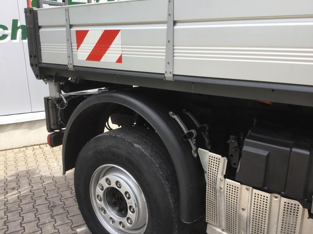 Mercedes-Benz UNIMOG U 527 - Vehículo municipal: foto 5 Mercedes-Benz UNIMOG U 527 - Vehículo municipal: foto 5