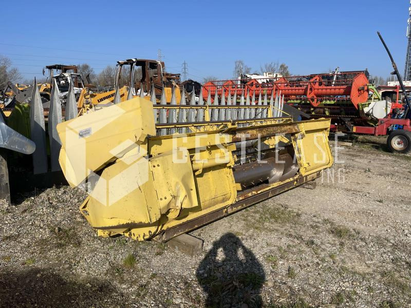 Cosechadora de granos New Holland CLAYSON 1540: foto 12