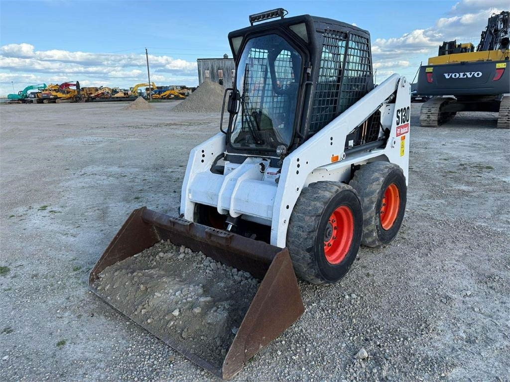 Bobcat S130 - Minicargadora: foto 2 Bobcat S130 - Minicargadora: foto 2