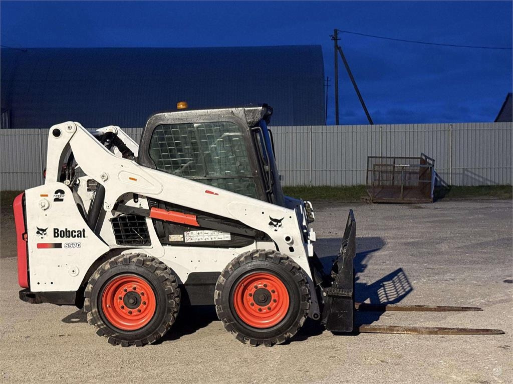 Bobcat S570 - Minicargadora: foto 5 Bobcat S570 - Minicargadora: foto 5
