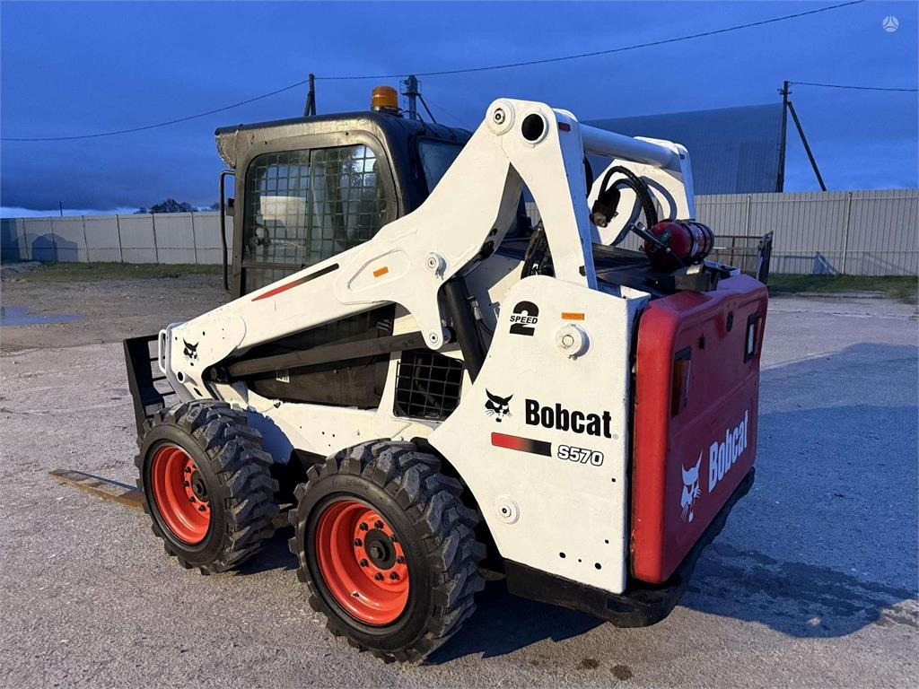 Bobcat S570 - Minicargadora: foto 3 Bobcat S570 - Minicargadora: foto 3