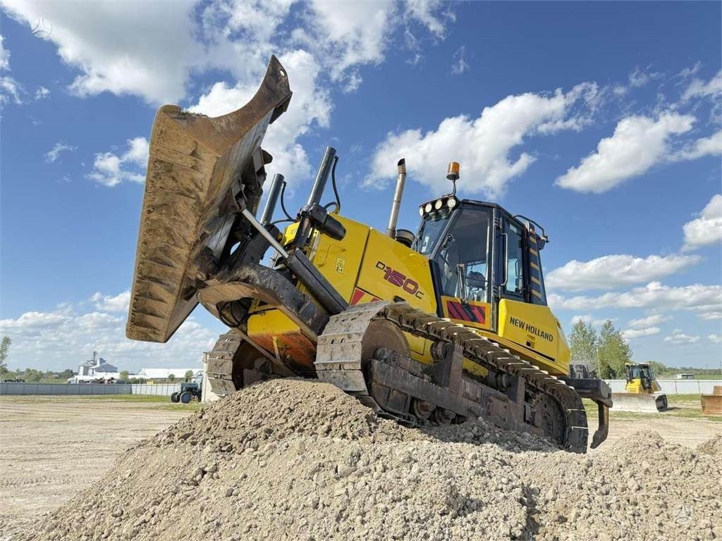 New Holland D150C Ripper - Bulldozer: foto 2 New Holland D150C Ripper - Bulldozer: foto 2