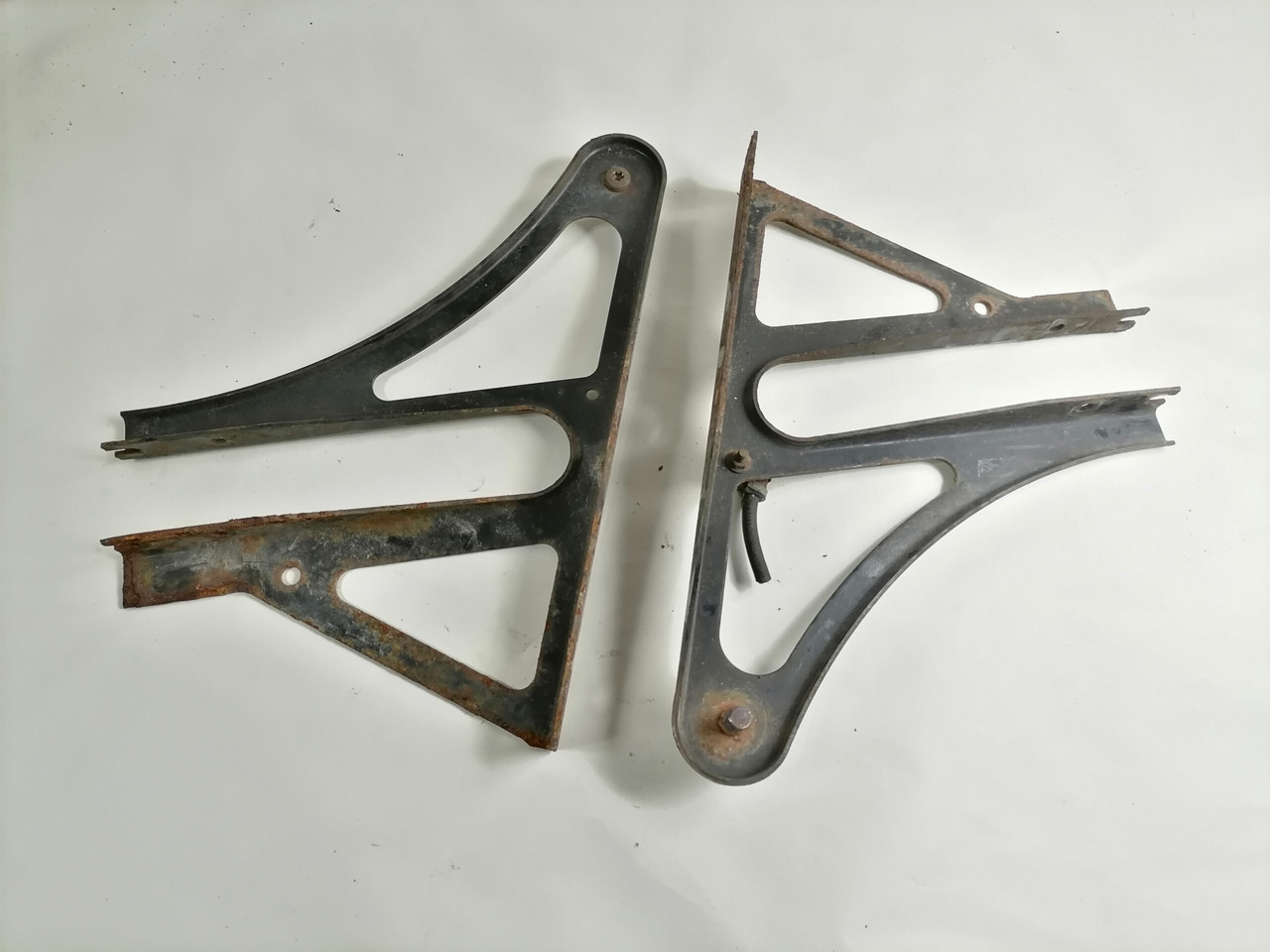 DAF Bracket 1663012 - Bastidor/ Chasis para Camión: foto 2 DAF Bracket 1663012 - Bastidor/ Chasis para Camión: foto 2
