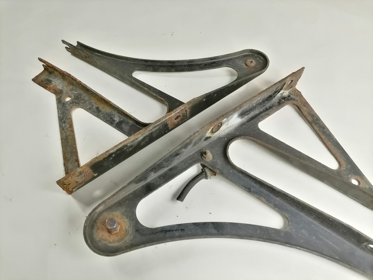 DAF Bracket 1663012 - Bastidor/ Chasis para Camión: foto 3 DAF Bracket 1663012 - Bastidor/ Chasis para Camión: foto 3