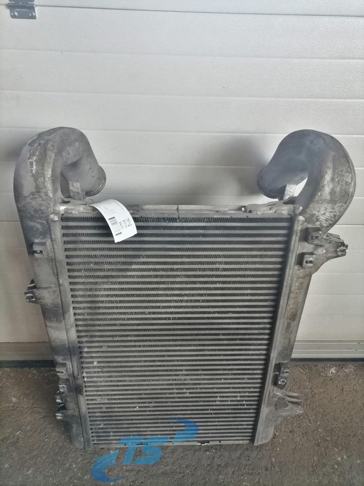 DAF Intercooler radiator 1691394 - Intercooler para Camión: foto 3 DAF Intercooler radiator 1691394 - Intercooler para Camión: foto 3