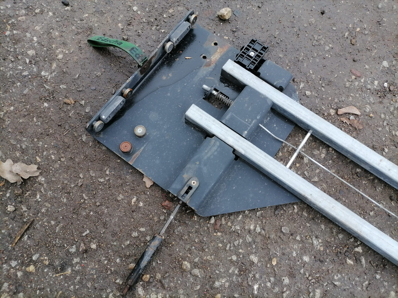 KRONE Haagise katuse mehhanism 38061880 - Pieza universal para Camión: foto 3 KRONE Haagise katuse mehhanism 38061880 - Pieza universal para Camión: foto 3