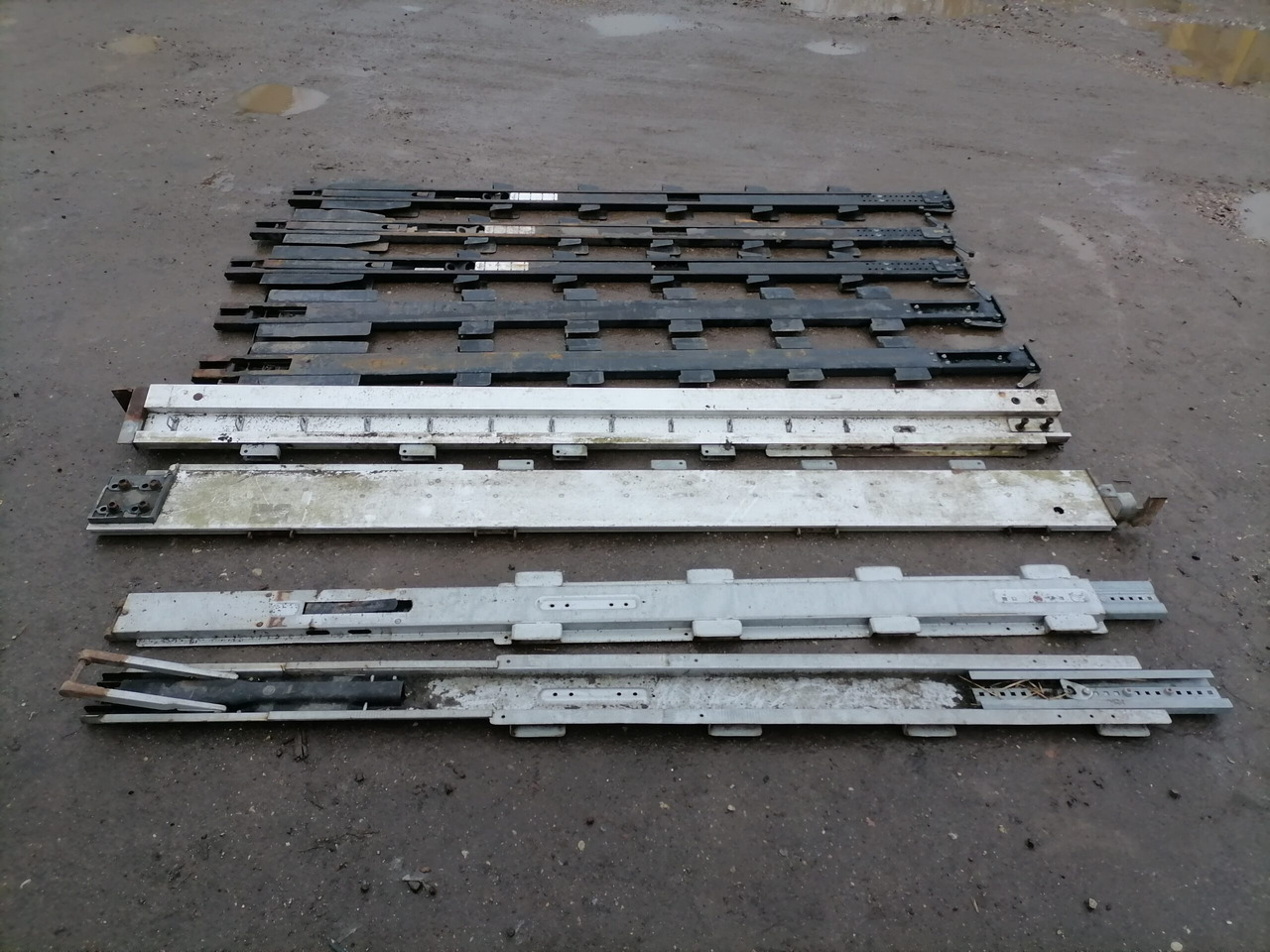 KRONE Haagise tugipostid 515068374 - Pieza universal para Camión: foto 2 KRONE Haagise tugipostid 515068374 - Pieza universal para Camión: foto 2