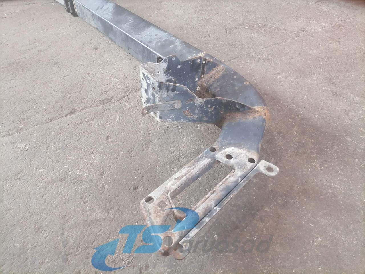 MAN Bumper 81416505013 - Parachoques para Camión: foto 5 MAN Bumper 81416505013 - Parachoques para Camión: foto 5