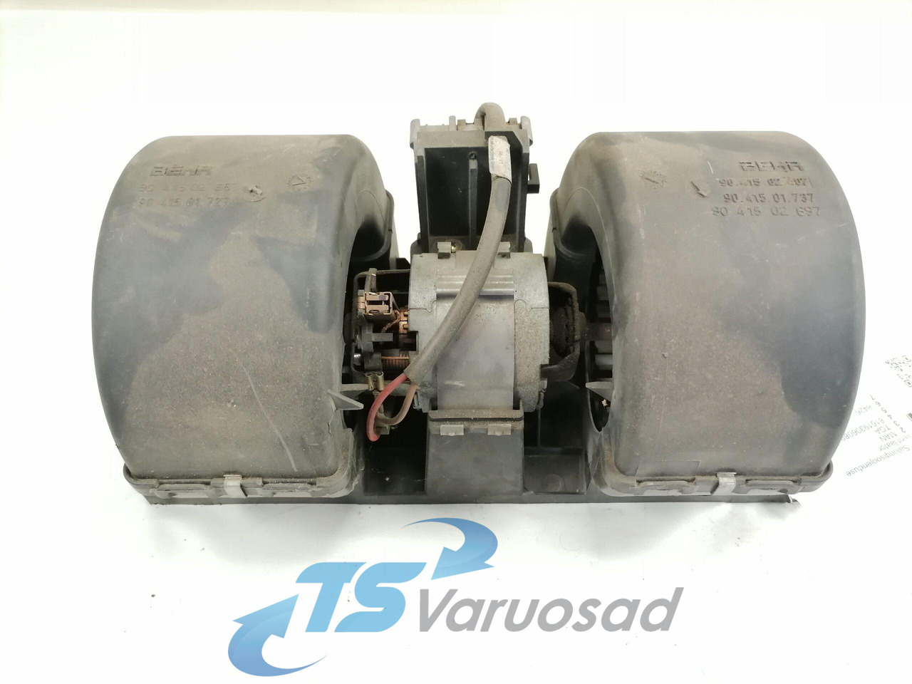 MAN Cab fan 81619306089 - Calefacción/ Ventilación para Camión: foto 4 MAN Cab fan 81619306089 - Calefacción/ Ventilación para Camión: foto 4