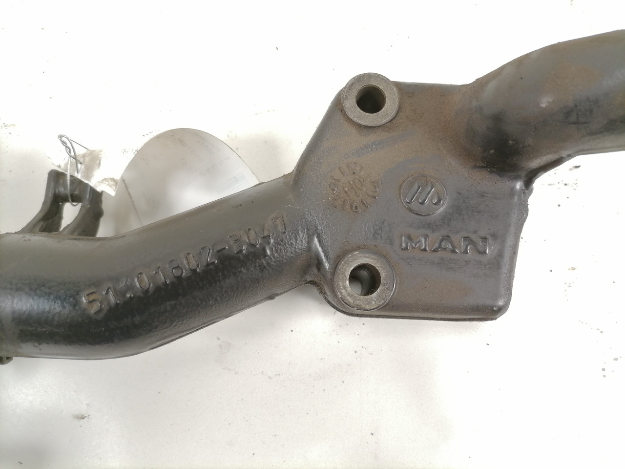 MAN Crankcase Ventilation Pipe 51018023047 - Cárter para Camión: foto 2 MAN Crankcase Ventilation Pipe 51018023047 - Cárter para Camión: foto 2