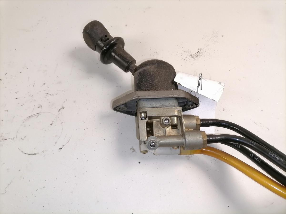 MAN Handbrake control lever 81523156156 - Pieza universal para Camión: foto 3 MAN Handbrake control lever 81523156156 - Pieza universal para Camión: foto 3
