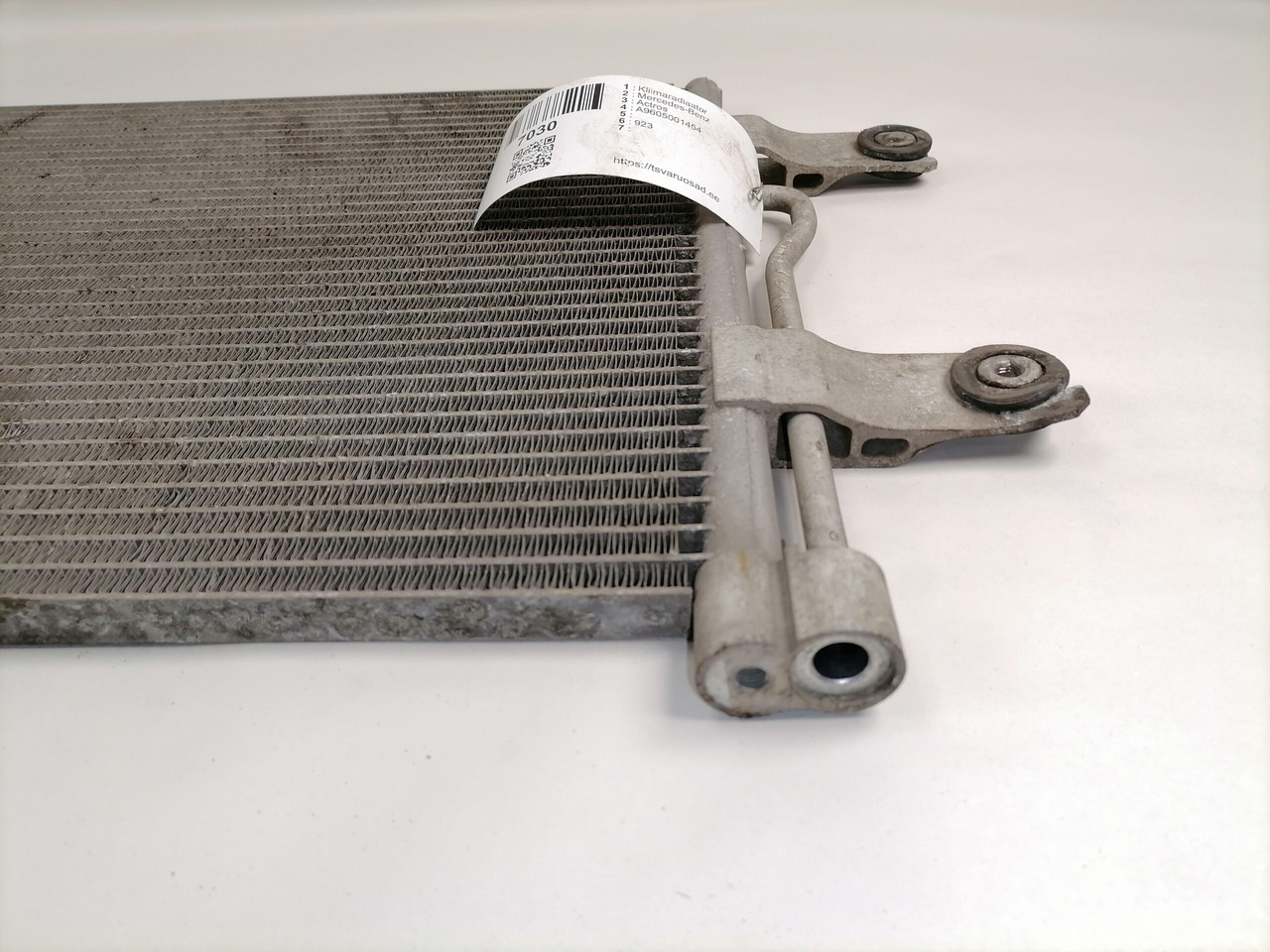 Mercedes-Benz A/C radiator A9605001454 - Calefacción/ Ventilación para Camión: foto 4 Mercedes-Benz A/C radiator A9605001454 - Calefacción/ Ventilación para Camión: foto 4