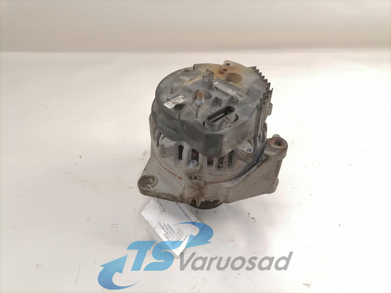 Mercedes-Benz Alternator A0121546802 - Alternador para Camión: foto 1 Mercedes-Benz Alternator A0121546802 - Alternador para Camión: foto 1