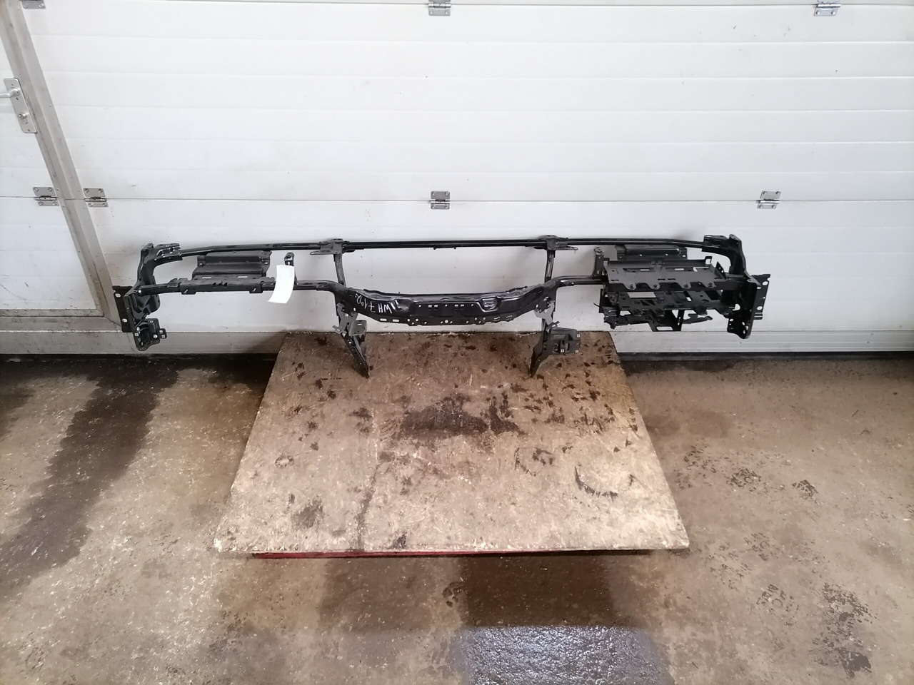 Mercedes-Benz Armatuuri raam A9606803955 - Pieza universal para Camión: foto 1 Mercedes-Benz Armatuuri raam A9606803955 - Pieza universal para Camión: foto 1