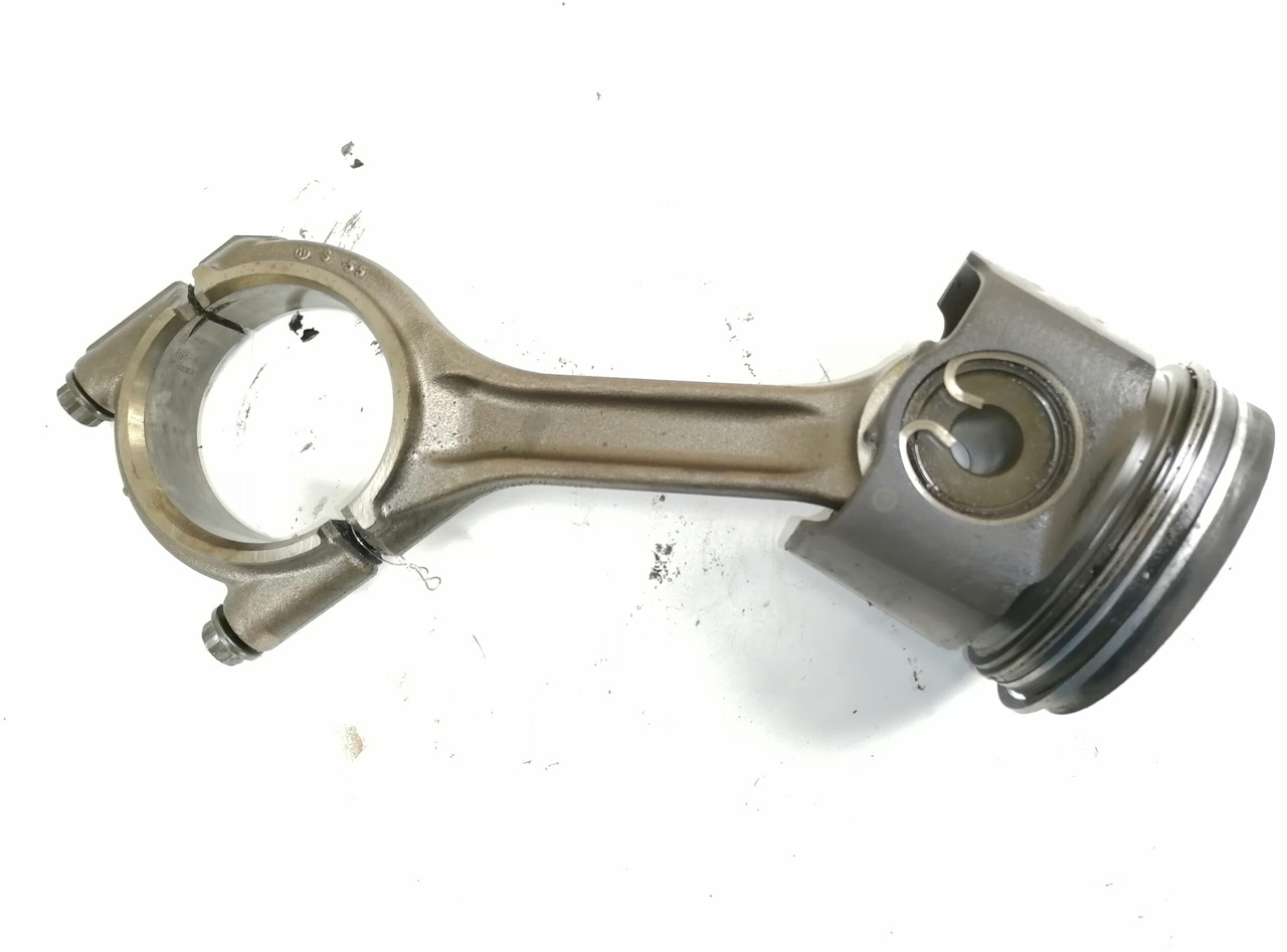 Mercedes-Benz Connecting rod + piston A4710371601 - Pistones/ Anillos/ Bujes para Camión: foto 2 Mercedes-Benz Connecting rod + piston A4710371601 - Pistones/ Anillos/ Bujes para Camión: foto 2