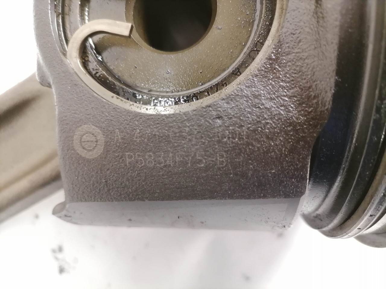 Mercedes-Benz Connecting rod + piston A4710371601 - Pistones/ Anillos/ Bujes para Camión: foto 5 Mercedes-Benz Connecting rod + piston A4710371601 - Pistones/ Anillos/ Bujes para Camión: foto 5