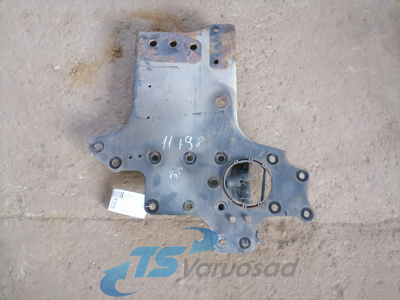 Mercedes-Benz Front bumper carrier A9303100090 - Parachoques para Camión: foto 2 Mercedes-Benz Front bumper carrier A9303100090 - Parachoques para Camión: foto 2