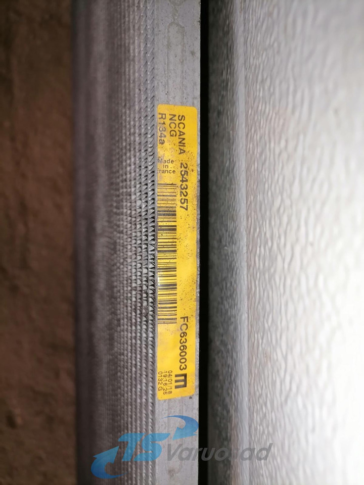 Scania A/C radiator 3005428 - Calefacción/ Ventilación para Camión: foto 3 Scania A/C radiator 3005428 - Calefacción/ Ventilación para Camión: foto 3