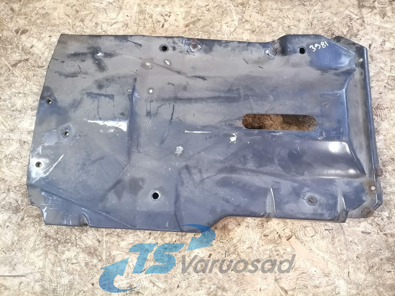 Scania Air filter housing carrier 1741549 - Sistema de admisión de aire para Camión: foto 2 Scania Air filter housing carrier 1741549 - Sistema de admisión de aire para Camión: foto 2