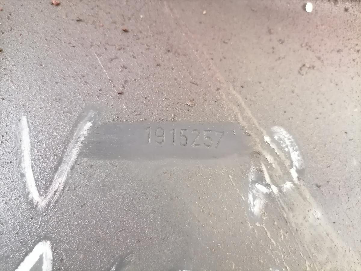 Scania Bumper bracket 1915257 - Parachoques para Camión: foto 3 Scania Bumper bracket 1915257 - Parachoques para Camión: foto 3