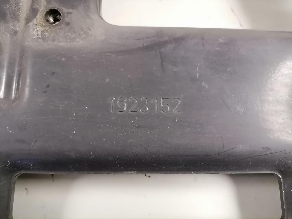 Scania Bumper bracket 1923152 - Parachoques para Camión: foto 4 Scania Bumper bracket 1923152 - Parachoques para Camión: foto 4