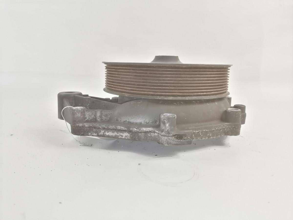 Scania Cooling pump 2310615 - Bomba de refrigerante para Camión: foto 4 Scania Cooling pump 2310615 - Bomba de refrigerante para Camión: foto 4