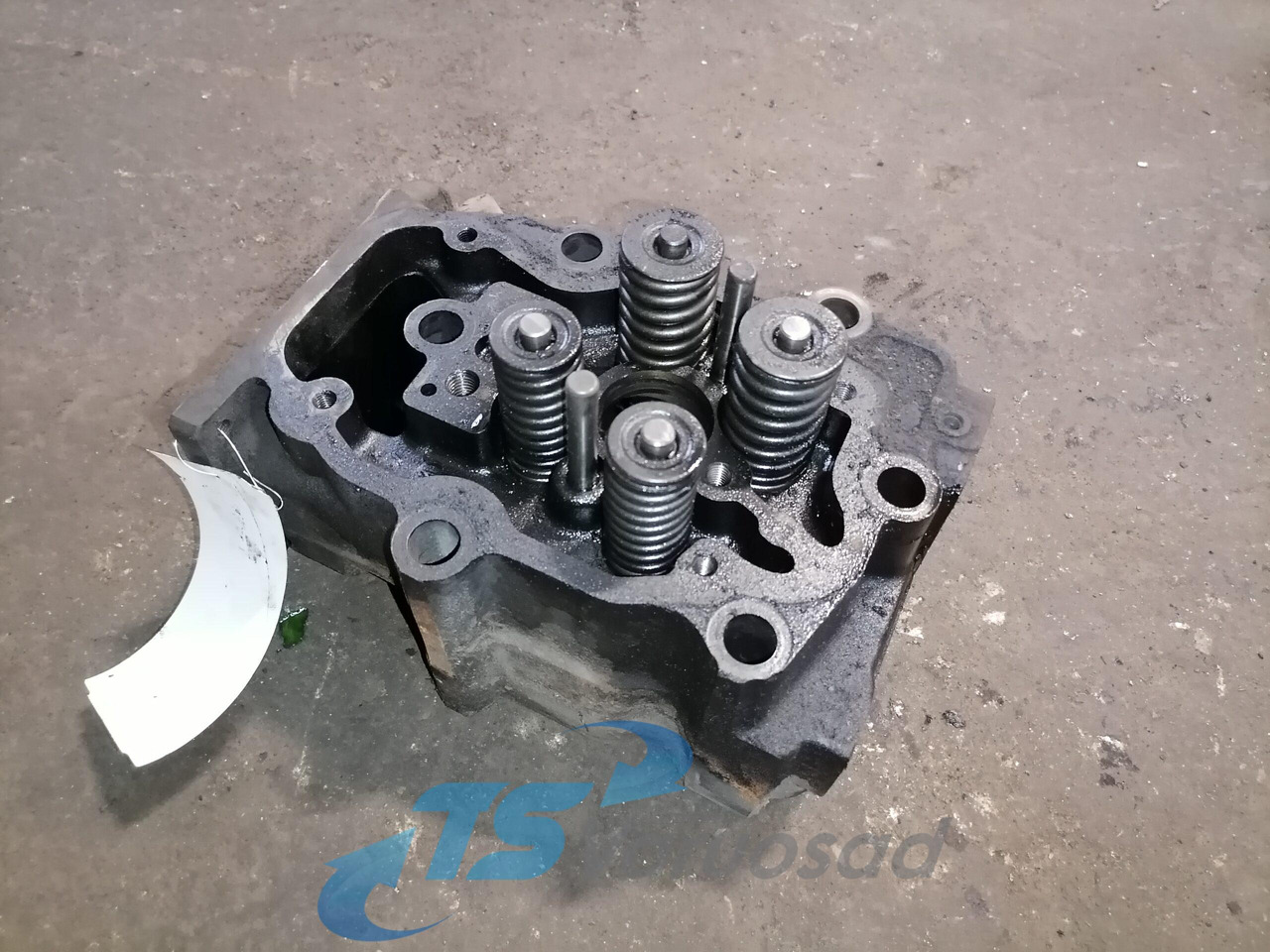 Scania Cylinder head, HPI 1522361 - Cabezal de bloque para Camión: foto 1 Scania Cylinder head, HPI 1522361 - Cabezal de bloque para Camión: foto 1