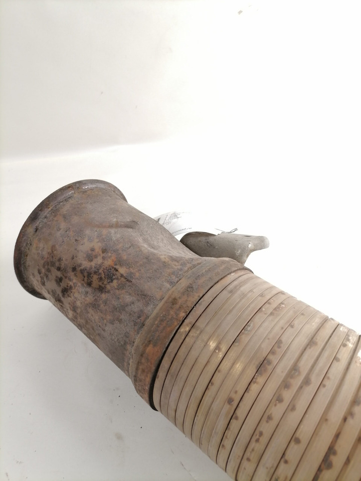 Scania Exhaust pipe 1734040 - Silenciador para Camión: foto 3 Scania Exhaust pipe 1734040 - Silenciador para Camión: foto 3