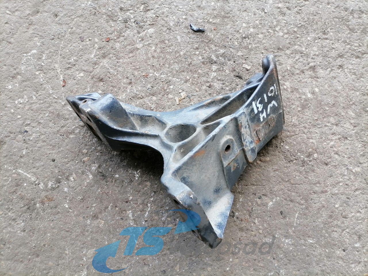Scania Front bumper carrier 1404478 - Parachoques para Camión: foto 2 Scania Front bumper carrier 1404478 - Parachoques para Camión: foto 2