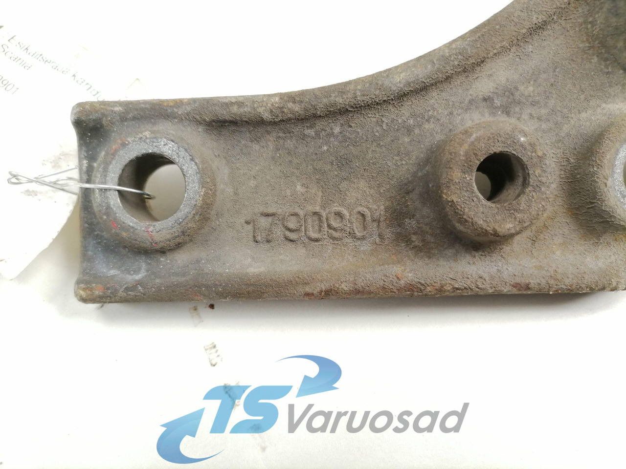 Scania Front bumper carrier 1790901 - Parachoques para Camión: foto 2 Scania Front bumper carrier 1790901 - Parachoques para Camión: foto 2